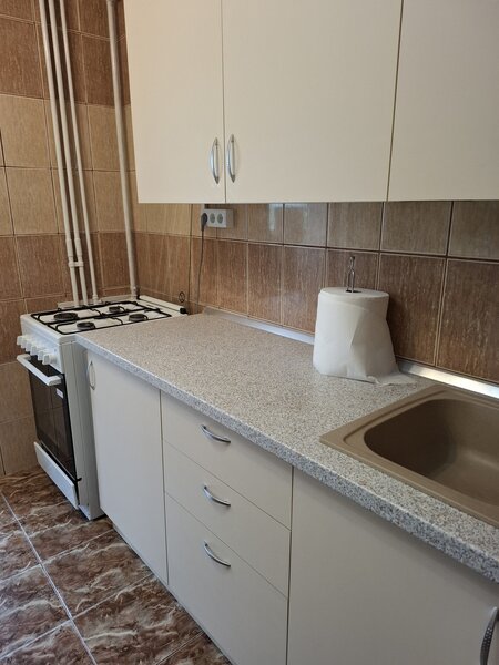 Sector 6, Ghencea, Bucuresti, capat tramvai 41, str Garleni.